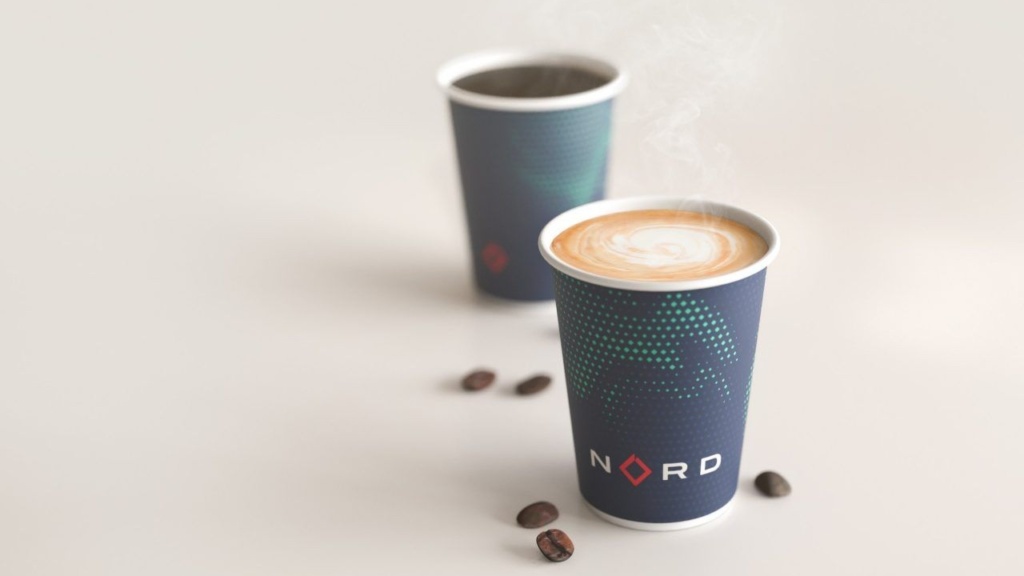 To kaffekopper med SJ Nord logo